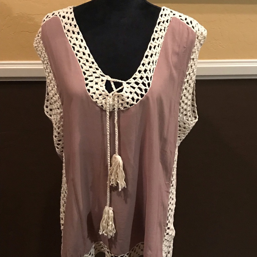 Grey shirt with White netting
